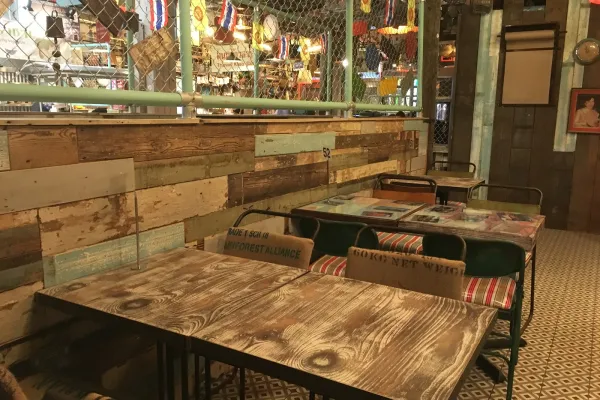 Thaikhun halal restaurant in Bath
