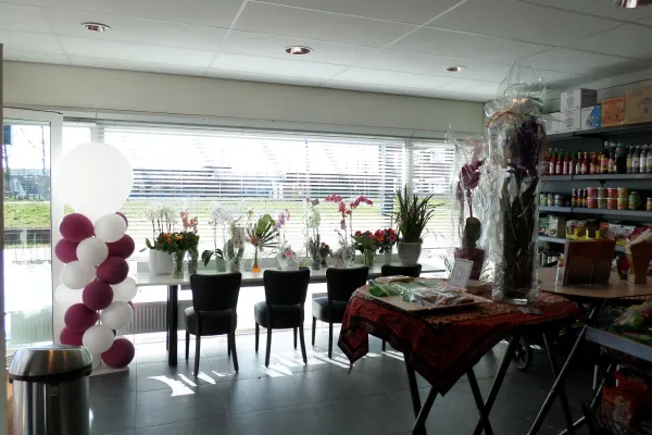 Toko Sindjaja halal restaurant in Lelystad