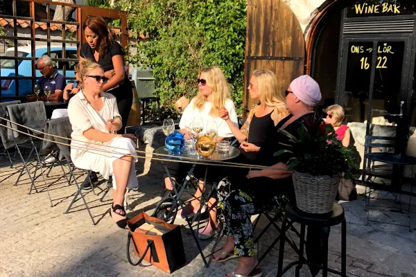 Volare Vinbar halal restaurant in Visby