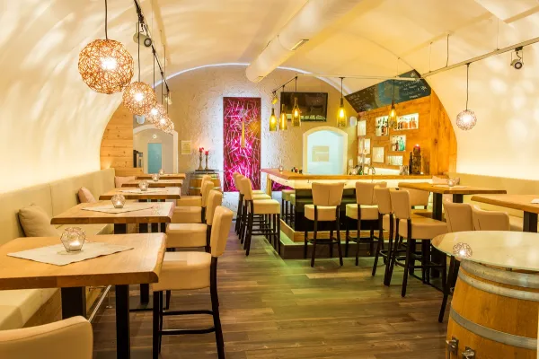 WEINSTEIN halal restaurant in Krems an der Donau