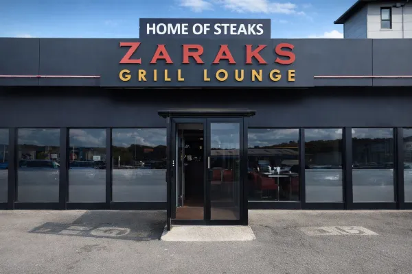 Zaraks Grill Lounge halal restaurant in Oldham